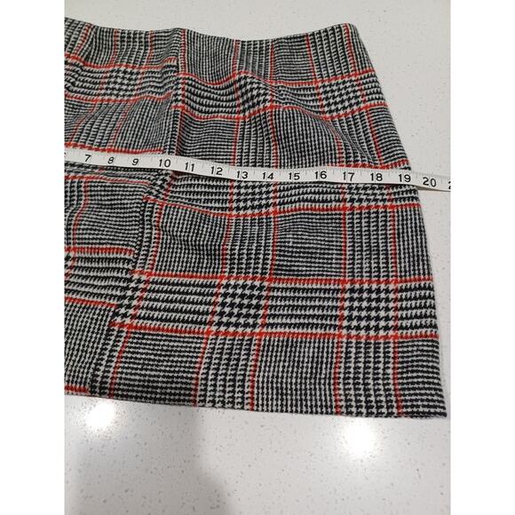 NEW Forever 21Women's Mini Skirt Black/Red Size Small - Picture 4 of 4